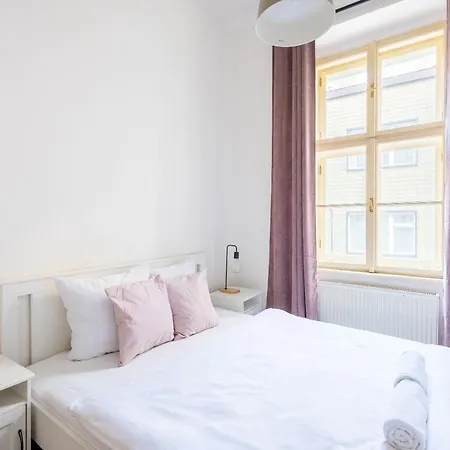 Budget Reznicka Prague
